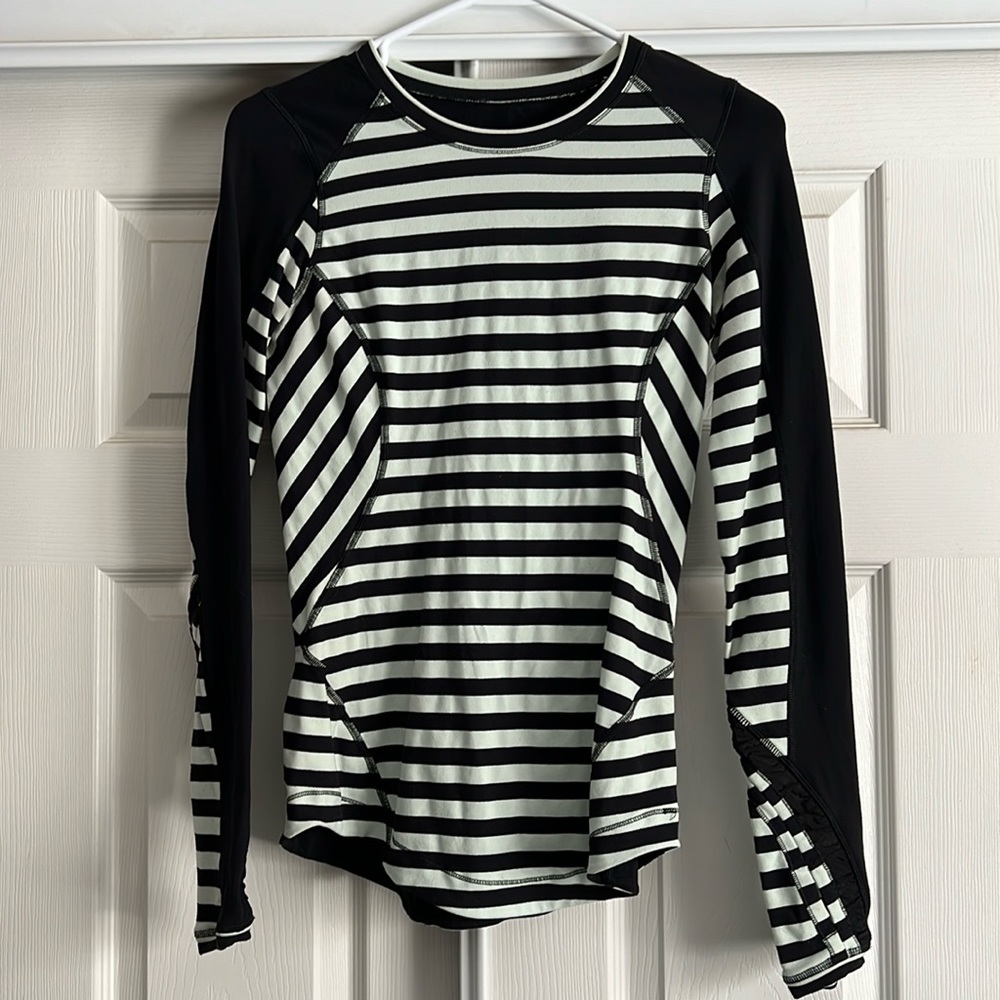 Lululemon running shirt